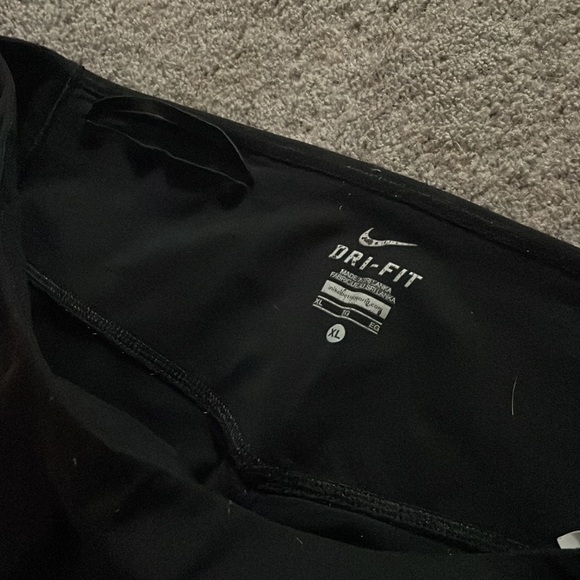 Nike crop leggings with mesh - Picture 3 of 3